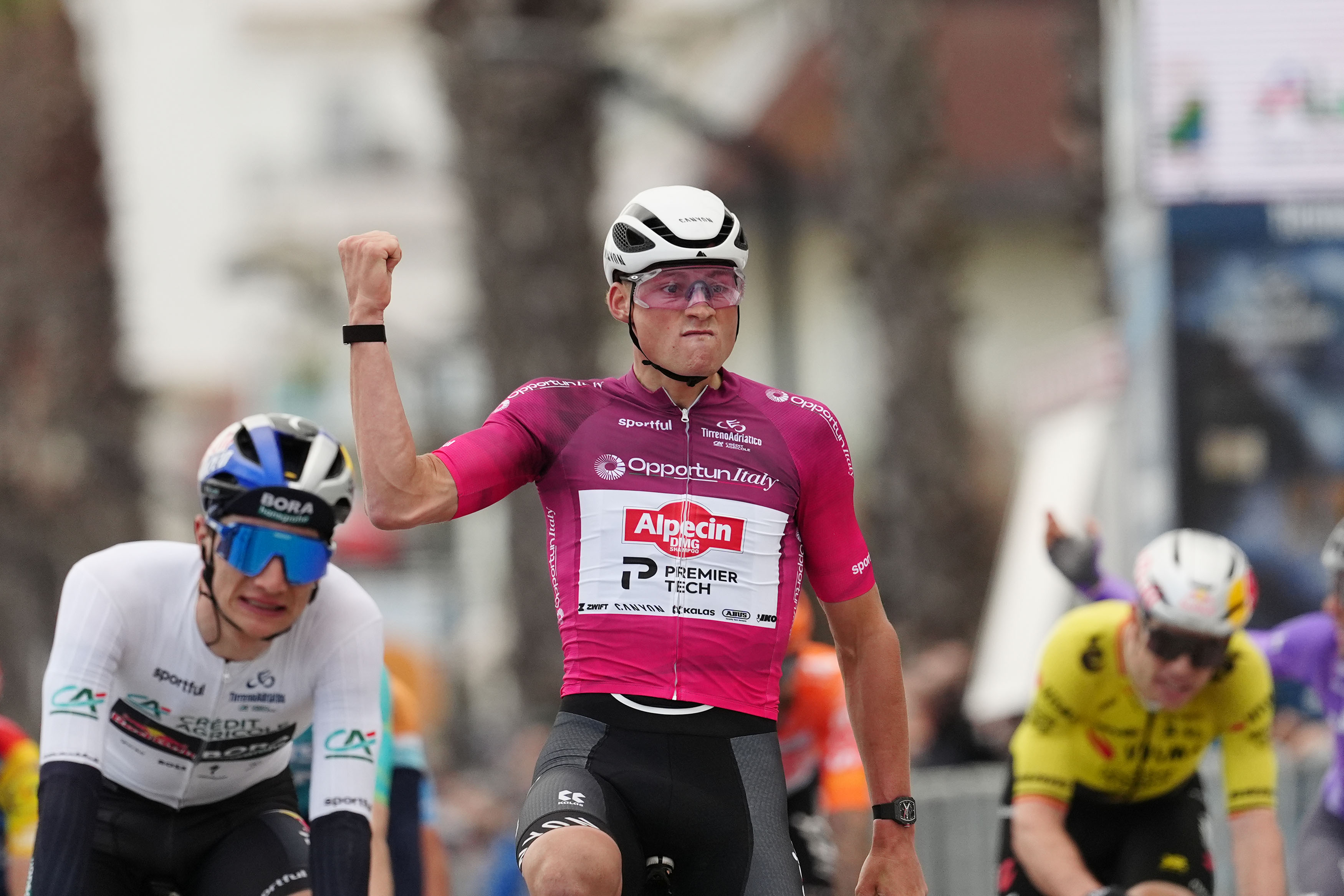 🚨🏆🚴🏻‍♂️🇮🇹Tirreno-Adriatico: che sprint di van der Poel!🇳🇱