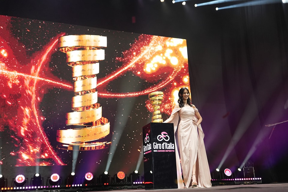TIRANA E L'ALBANIA: FESTA ROSA PER IL GIRO D'ITALIA