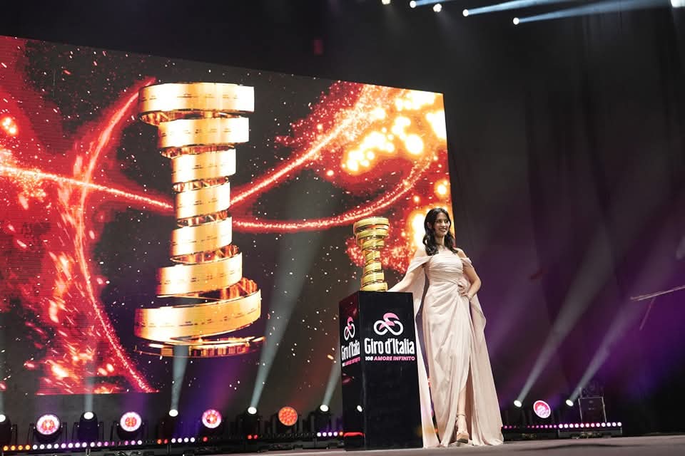 TIRANA E L'ALBANIA: FESTA ROSA PER IL GIRO D'ITALIA