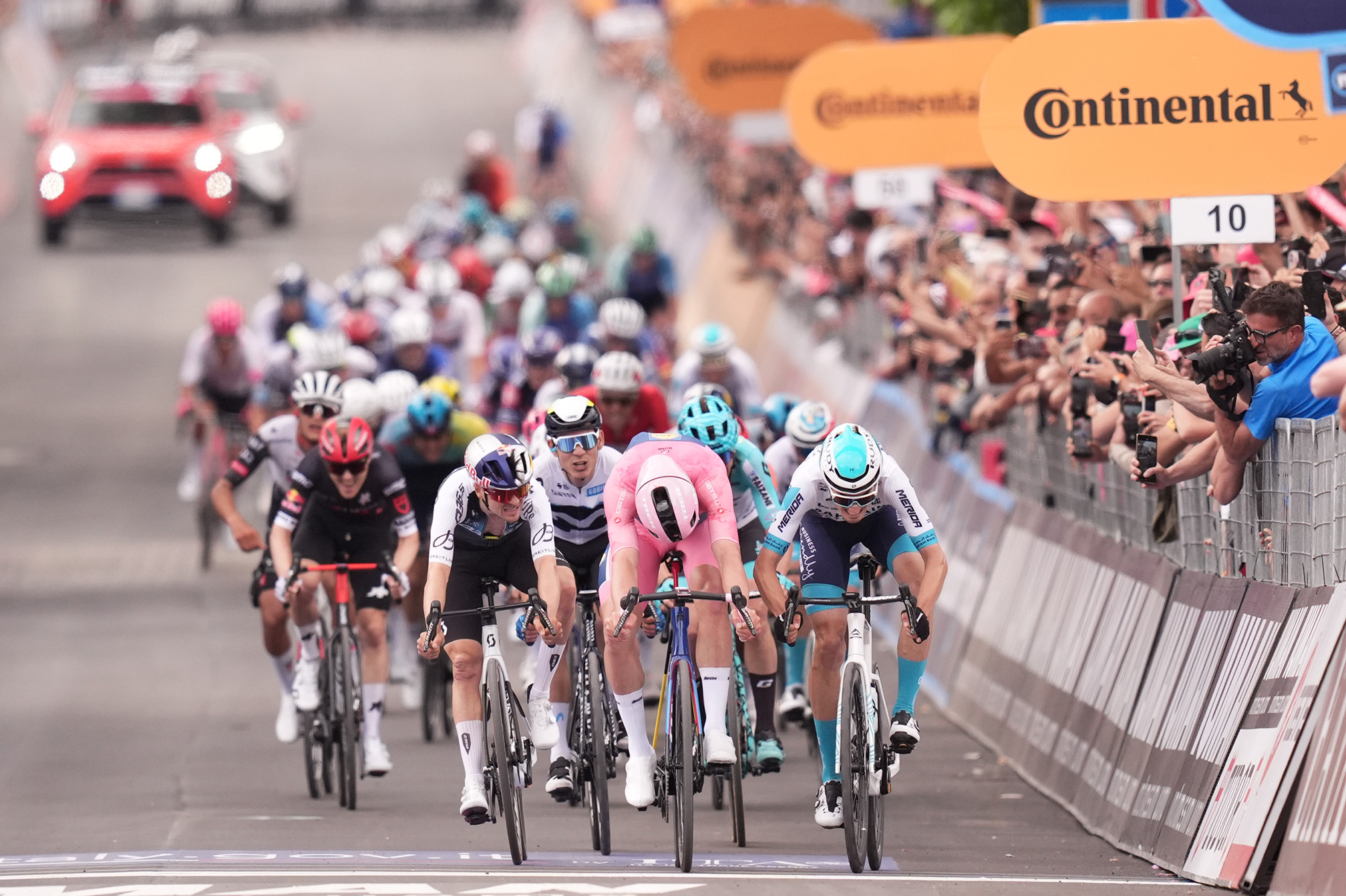 🚨🏆🚴🏻‍♂️🇮🇹Giro d’Italia: Pedersen beffa Zambanini a Matera!🇩🇰