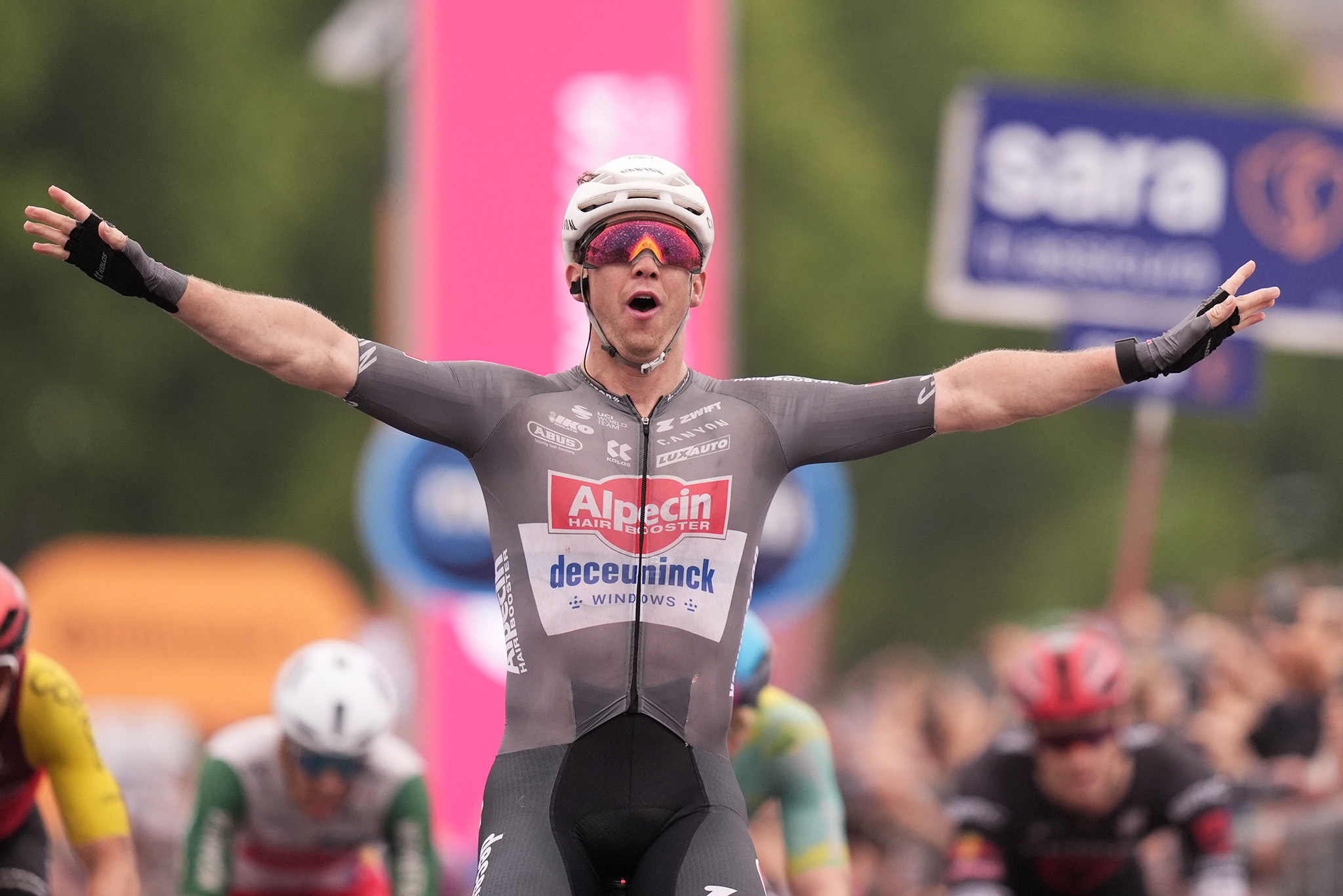 🚨🏆🚴🏻‍♂️🇮🇹Giro d’Italia: caos totale, Groves vince allo sprint!🇦🇺
