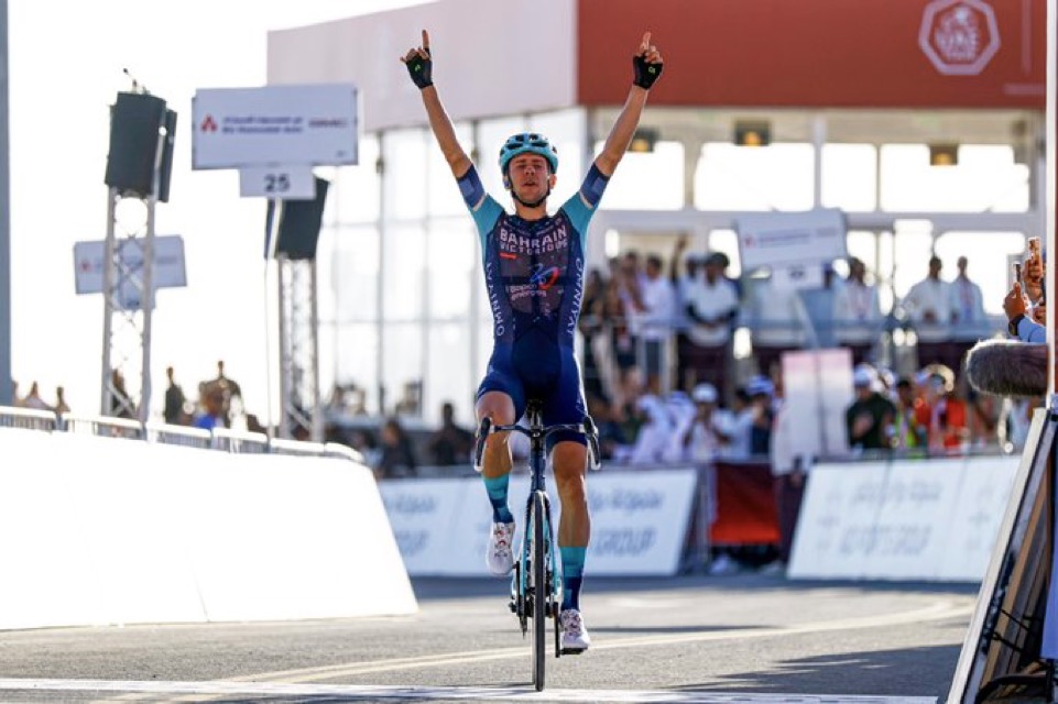 UAE TOUR 3º TAPPA: TIBERI STRABILIANTE A JABEL MOBRAH, REMCO ESCE DI SCENA