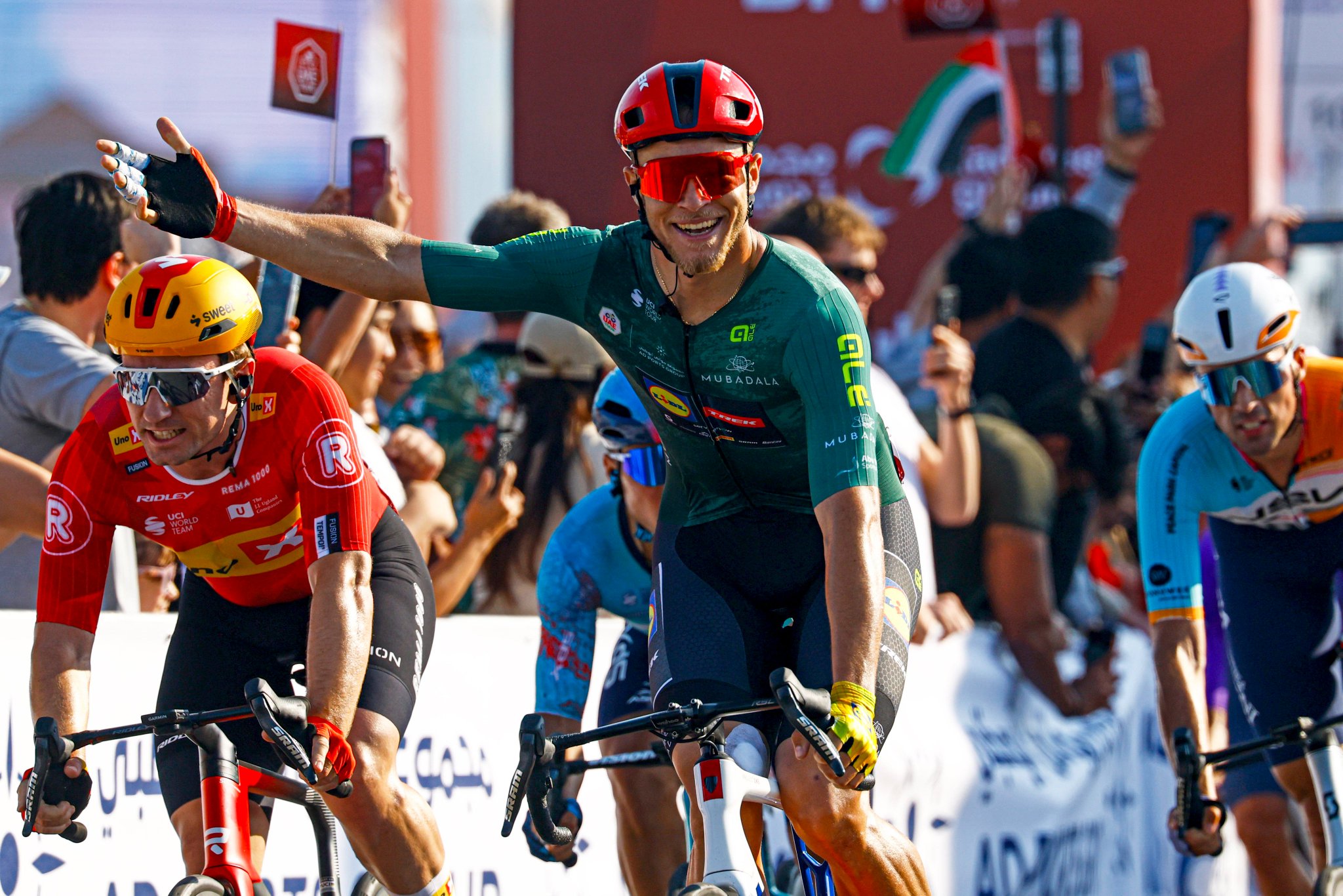 UAE TOUR 7º TAPPA: JONATHAN MILAN SI PRENDE L’ULTIMO ATTO, DEL TORO LEADER