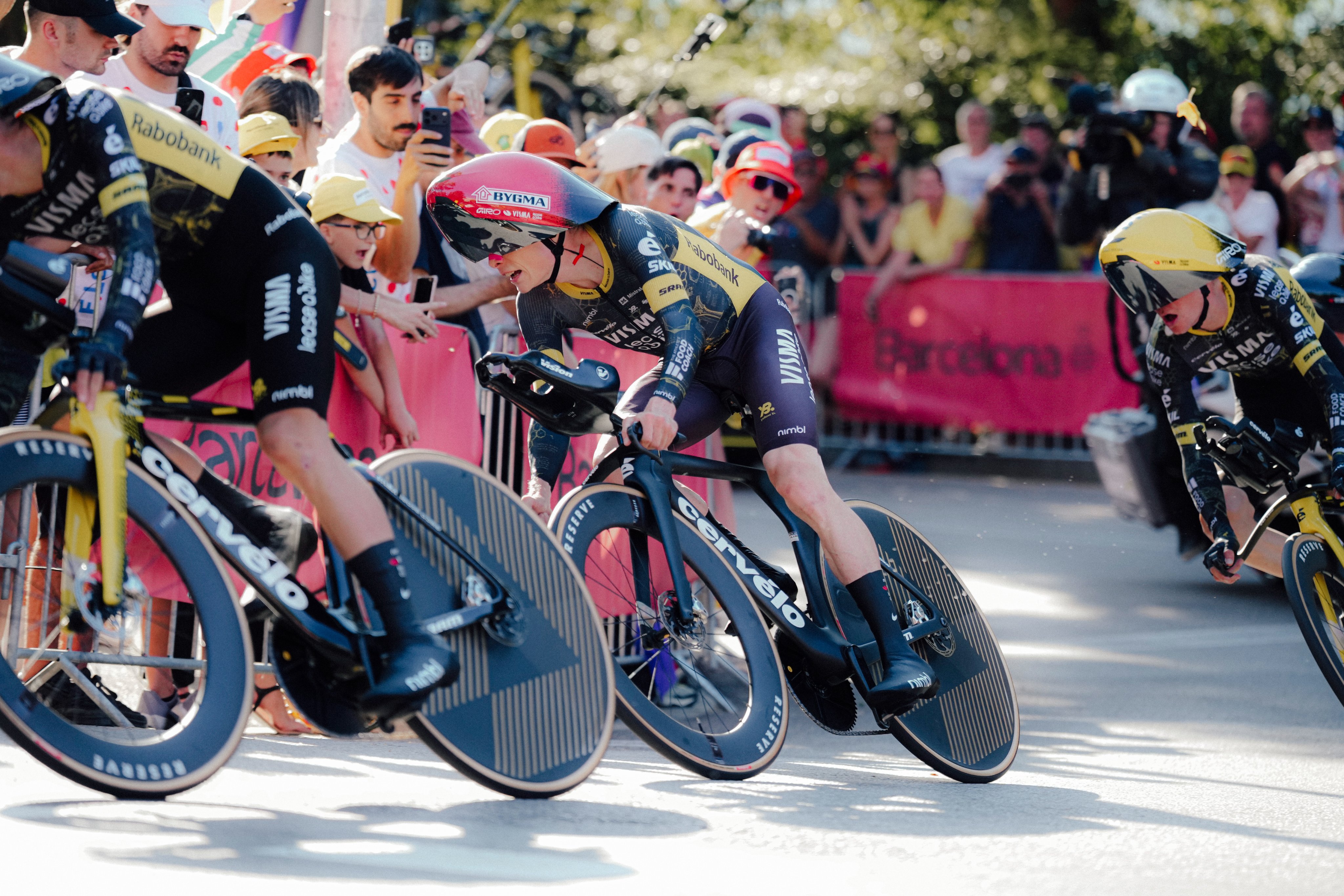 TOUR DE FRANCE 2026 - TAPPA 1^: VINGEGAARD IN GIALLO, DODICI SECONDI A POGAČAR!
