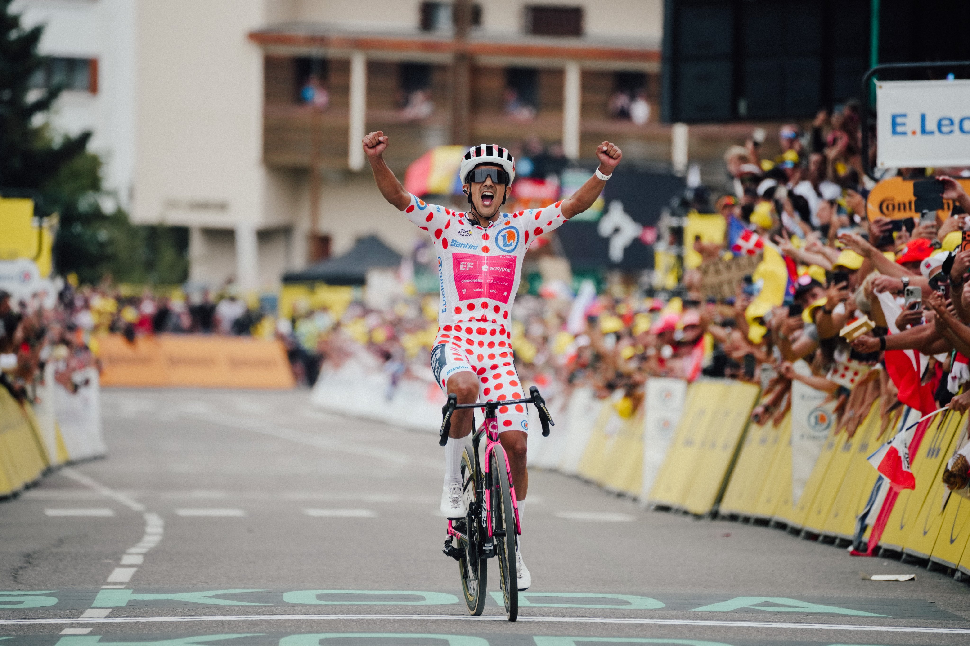 TOUR DE FRANCE 2026 - TAPPA 20^: LA LOCOMOTORA SFRECCIA SULL'ALPE D'HUEZ